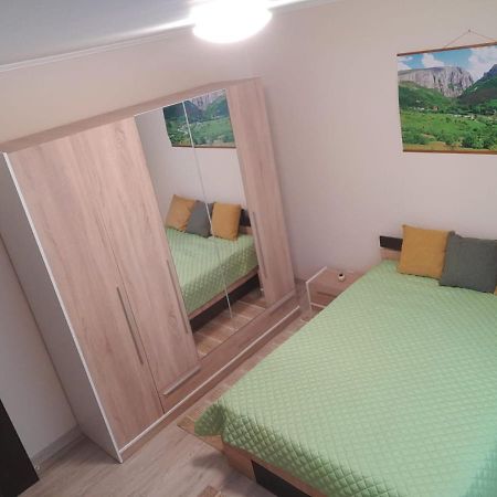 Zoldrebi Apartment Турда Экстерьер фото