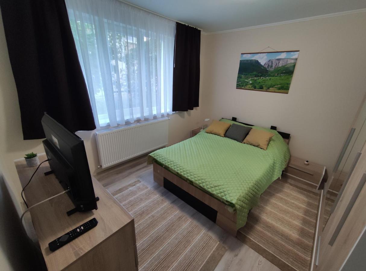 Zoldrebi Apartment Турда Экстерьер фото